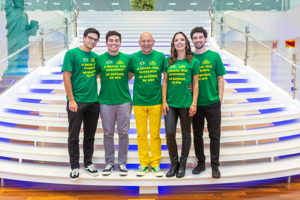 Luciano Hang e família