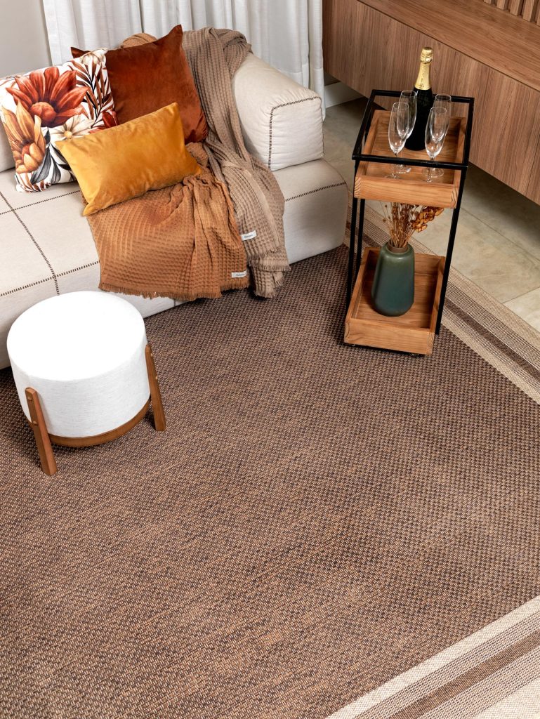 Tapete para sala marrom Havan Casa