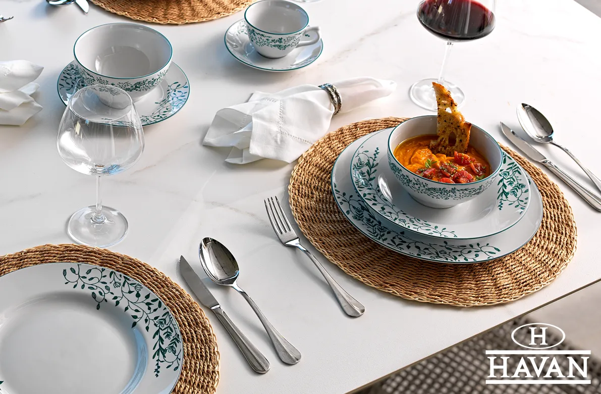 Mesa posta simples jantar Havan Casa